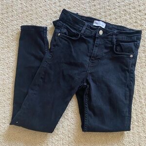 Black ZARA skinny jeans